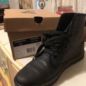 Dr. Martens Shoreditch boots US 8. Like new!